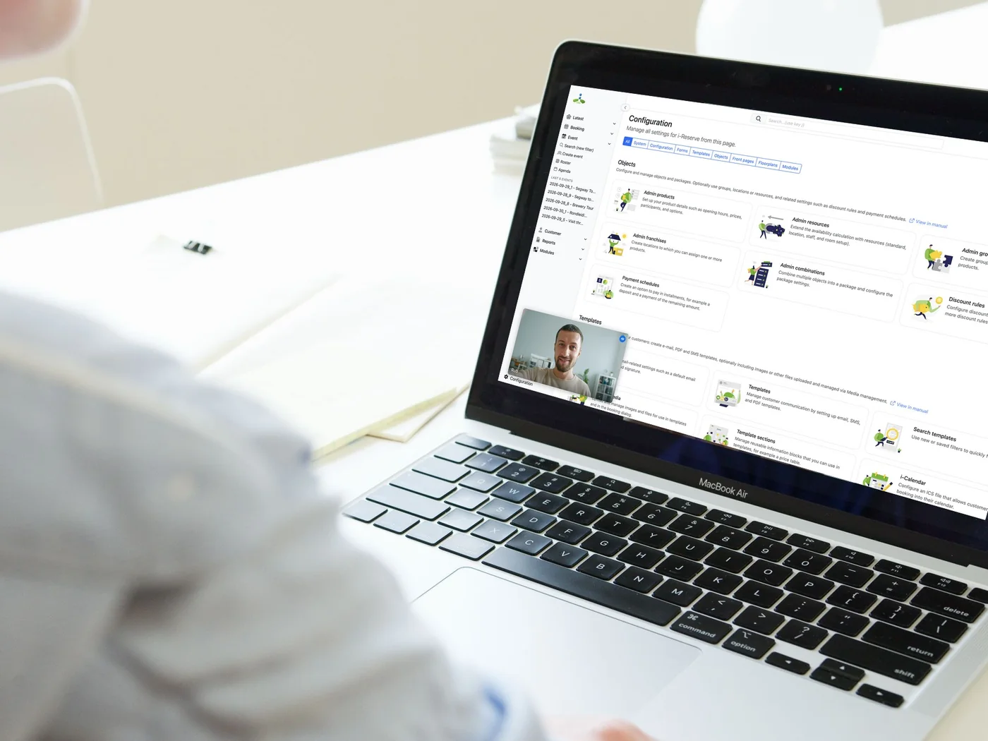 Demo via Google Meet: een collega laat de i-Reserve-beheeromgeving zien